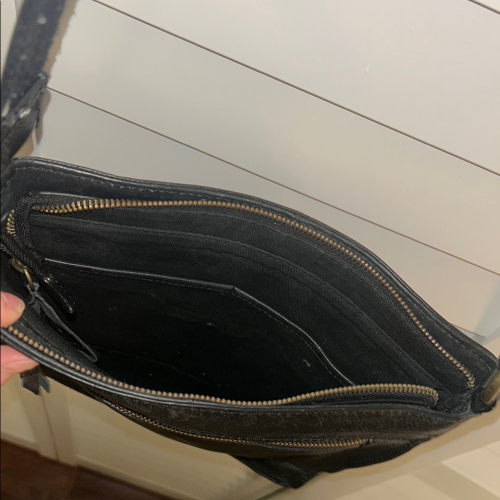 Lucky Brand Black Leather Crossbody Bag - Picture 5 of 7